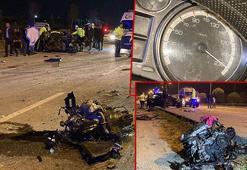 Refüjdeki yön levhasına çarpan otomobilin motoru yerinden fırladı: 3 ölü, 3 yaralı