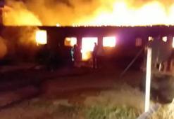 Tarsus’ta çiftlik evi çıkan yangında küle döndü