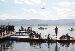 En iyi derece için İzmit Körfezi’nde kürek çektiler