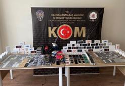 Kaçak getirdiği yedek parçalarla telefon yapıp satarken yakalandı