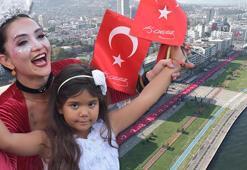 İzmir'in düşman işgalinden kurtuluşunun 99’uncu yıl dönümü coşkuyla kutlandı