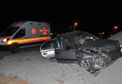 Düğün dönüşü 2 otomobil çarpıştı: 4 yaralı