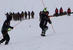 Van'da özel harekat ve çevik kuvvet polislerinin çığ tatbikatı