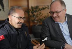 İtfaiye başçavuşu boru içinde 200 metre sürünüp hayat verdiği işçiyle görüştü