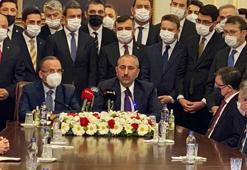 Görevi devralan Bakan Bozdağ: Rehberimiz hukuk olacak