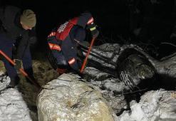 Şarampole devrilen TIR'dan fırlayan sürücü, kaya parçasının altında kalıp öldü