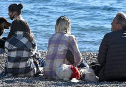 Bodrum'da güneşli havayı görenler sahilleri doldurdu