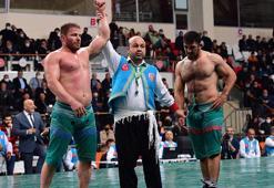 Dünya Şalvar Güreşi Şampiyonası'nın başpehlivanı İsmail Balaban oldu