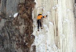 Milli dağcı, 50 metrelik buz şelalesine tırmandı