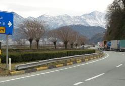 Sarp Sınır Kapısı'nda yeniden 29 kilometrelik TIR kuyruğu