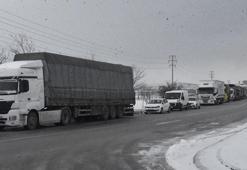 Konya'da kar esareti sürüyor