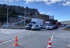 Antalya- Konya yolu hala kapalı; araçların bekleyişi sürüyor