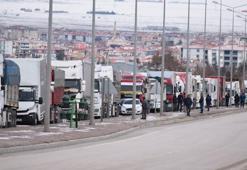 Konya'da kar esareti: Kara yolları kontrollü ulaşıma açıldı