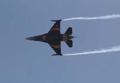 Erzincan'da SOLOTÜRK'ten gösteri uçuşu