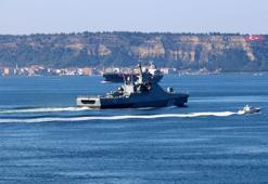 Rus savaş gemisi 'Dmitry Rogachev' Çanakkale Boğazı'ndan geçti