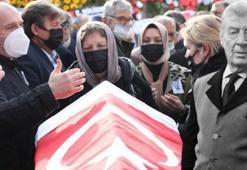 Türkücü Arif Şentürk son yolculuğuna uğurlandı