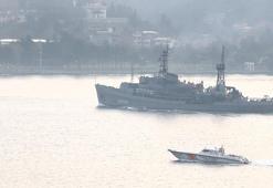 Rus savaş gemisi İstanbul Boğazı'ndan geçti