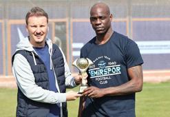 Balotelli’ye ‘Aralık ayının en iyi futbolcusu’ ödülü