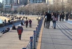 Güneşli havayı fırsat bilen İstanbullular sahillere akın etti