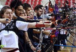 Üniversitelerarası Okçuluk Salon Türkiye Şampiyonası Eskişehir'de başladı