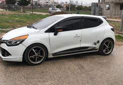 Otomobiline binerken 2 kişinin silahlı saldırısında öldü