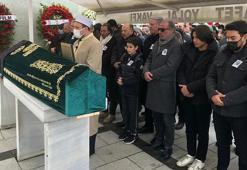 Yapımcı kardeşler Fatih ve Faruk Aksoy'un anneleri son yolculuğuna uğurlandı