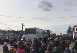 Polonya sınırındaki Türklerin sınırı geçmek için bekleyişi sürüyor