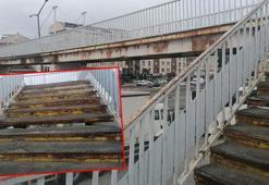 Silivri'de korkutan üst geçit