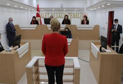 Kariyer fuarına kurulan mahkeme salonunda duruşma deneyimi