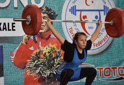 Yıldızlar Kulüpler Türkiye Halter Şampiyonası Kırıkkale'de başladı