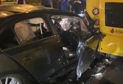 Zeytinburnu'nda 15 yaşındaki sürücü kaza yaptı, 3 kişi yaralandı