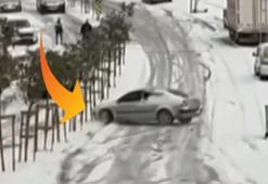 Pendik'te kayganlaşan yolda duramayan araç kaza yaptı: O anlar kamerada