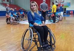 Felç geçirip fiziksel engelli hale geldi, mücadeleyi bırakmadı basketbolcu oldu