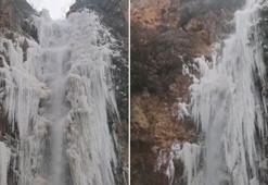 Amasya'da Su Atan Şelalesi dondu