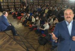 Bakan Varank Üsküdar'da gençlerle buluştu