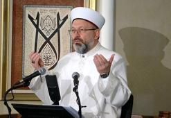 Diyanet İşleri Başkanı Erbaş, Berat Gecesi ve Çanakkale Şehitleri için dua etti