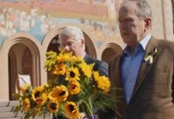 Eski ABD Başkanları, Chicago'daki Ukrayna kilisesini ziyaret etti