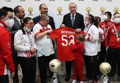Cumhurbaşkanı Erdoğan, özel gereksinimli sporcularla bir araya geldi
