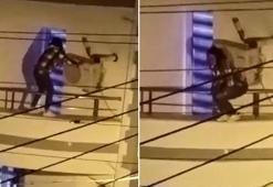 Balkona çıkıp 'İmdat, beni öldürecekler, kurtarın' diye bağırınca mahalleli seferber oldu