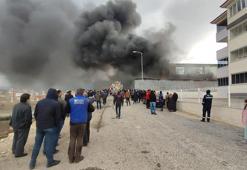 Karabük’te oto yedek parça deposunda yangın