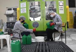 Lise öğrencileri, her gün 6 bin plastik bidon üretiyor