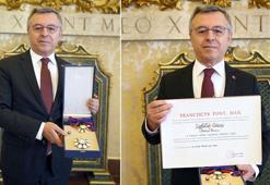 Büyükelçi Göktaş'a, 'Vatikan Devlet Nişanı' verildi