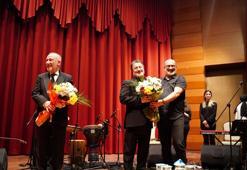 Altan Erkekli ve Veysel Diker, Tuzla’da sanatseverler ile buluştu