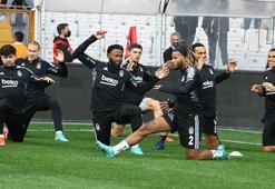 Beşiktaş, Vodafone Park'ta taraftarlara açık antrenman gerçekleştirdi