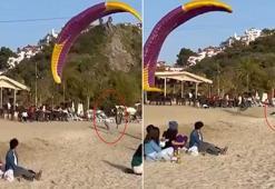 Yamaç paraşütçüsü sahilde kadına çarptı