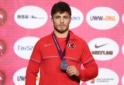 Yunus Emre Başar, gümüş madalya kazandı