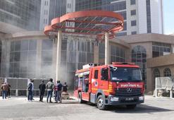 Alevlerden kaçan inşaat bekçisi, merdivenlerden düşerek öldü