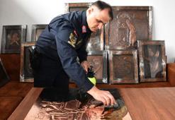 Başçavuş, eşinin acısıyla başladığı rölyefte kanser hastaları için sergi açıyor