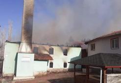 Çorum’da Kuyucak Köyü Camisi yangında kullanılamaz hale geldi