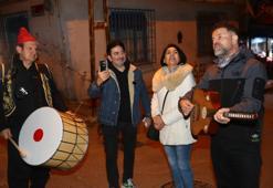Bağcılar’da Ramazan davulcularına uduyla eşlik etti